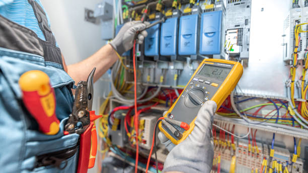 Best Local Electrician Companies  in Happy Valley, OR